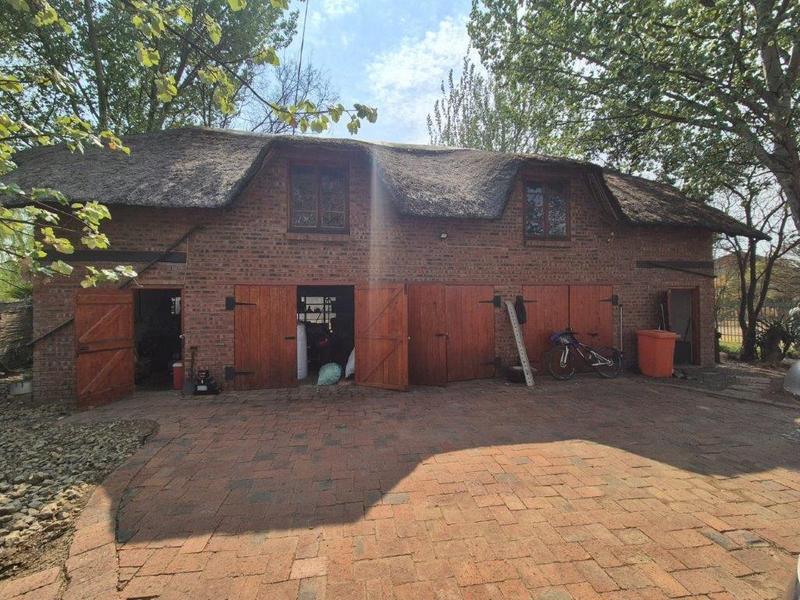 6 Bedroom Property for Sale in Ladybrand Free State